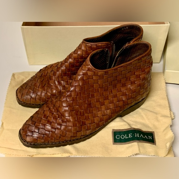 Women’s 6.5 B Vintage Cole Haan Woven Leather Side Zip Ankle Boots - Picture 16 of 16